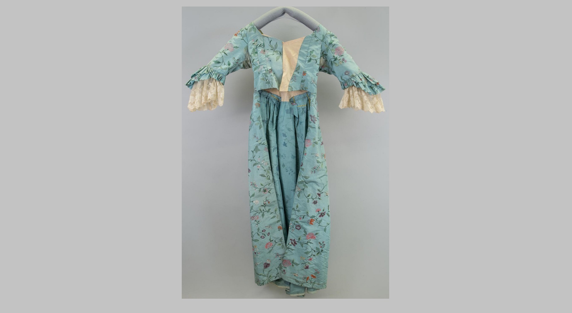 the last silk dress summary Critical Analysis Presentation- Dress of White Silk, by Richard Matheson